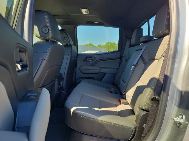 New 2026 Chevrolet Colorado ZR2 w/ Technology Package AWD/4WD image 15