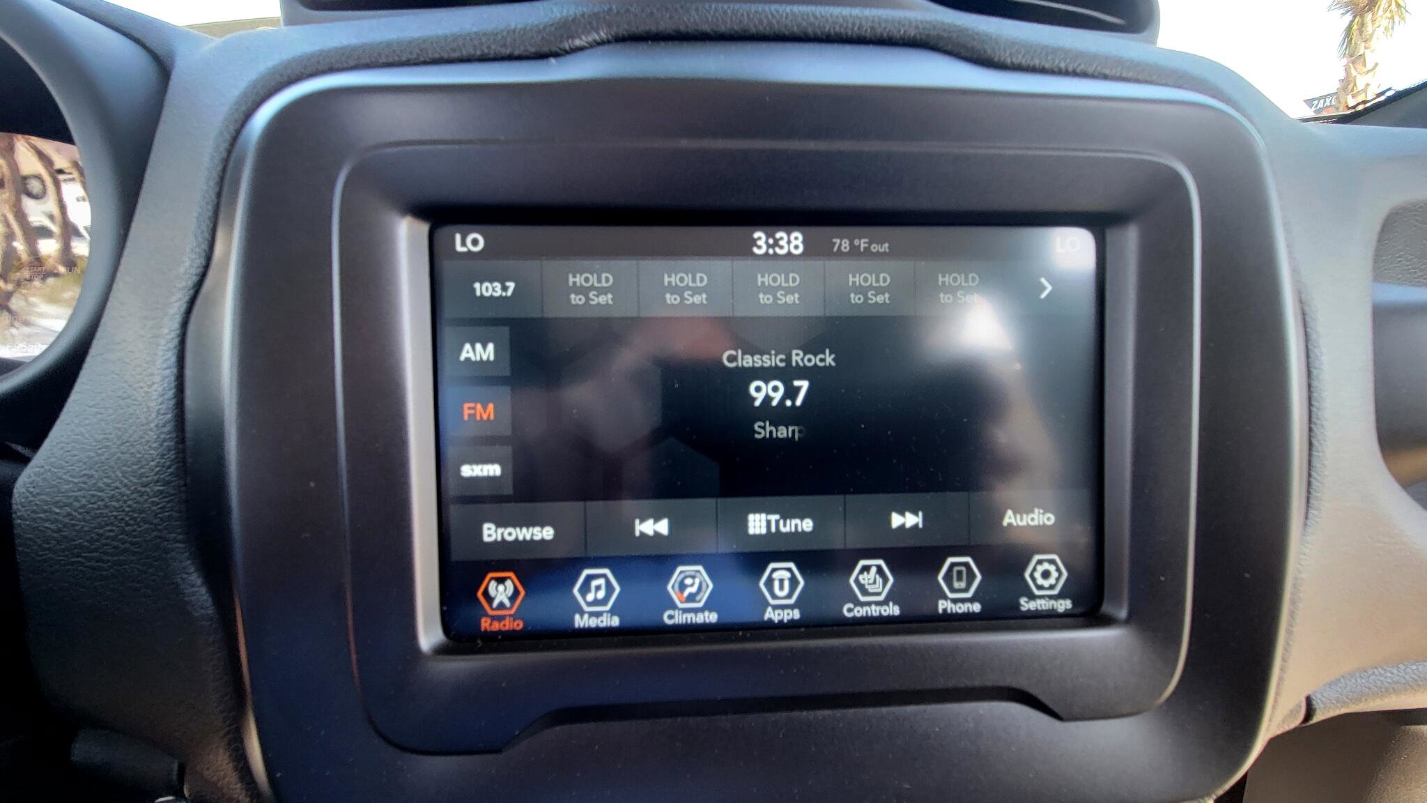 Used 2021 Jeep Renegade Latitude w/ Convenience Group image 28