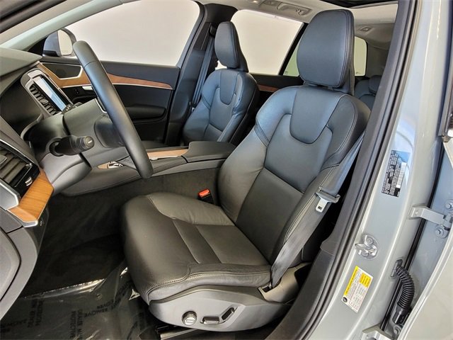 Certified 2025 Volvo XC90 B6 Ultra image 9