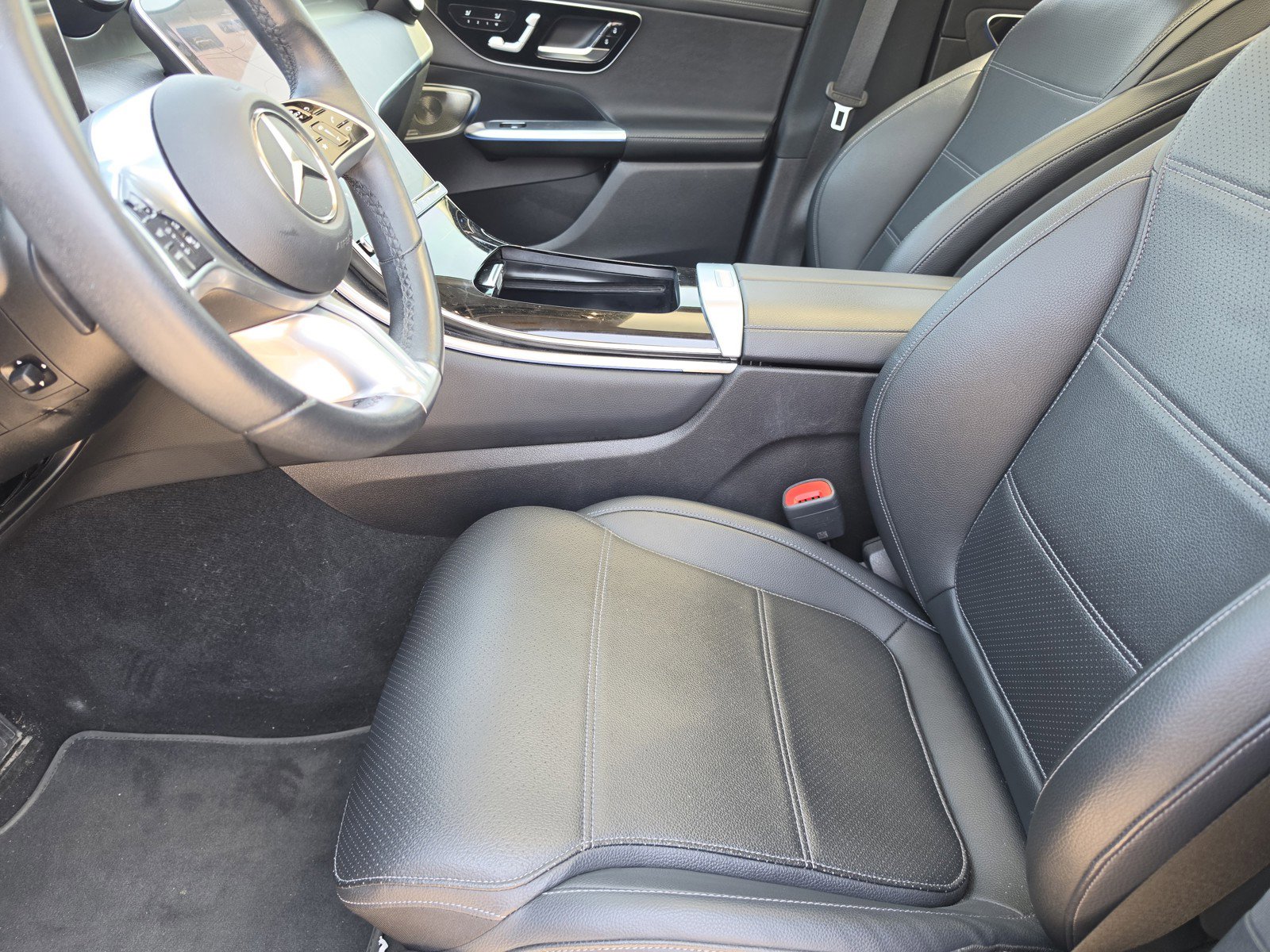 Used 2023 Mercedes-Benz GLC 300 4MATIC image 11