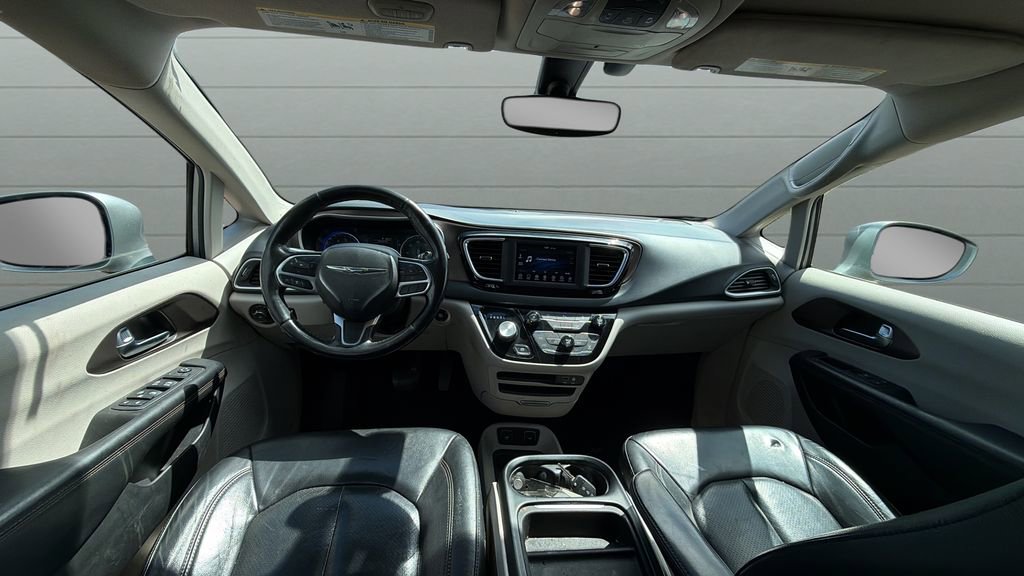 Used 2019 Chrysler Pacifica Touring-L FWD image 9