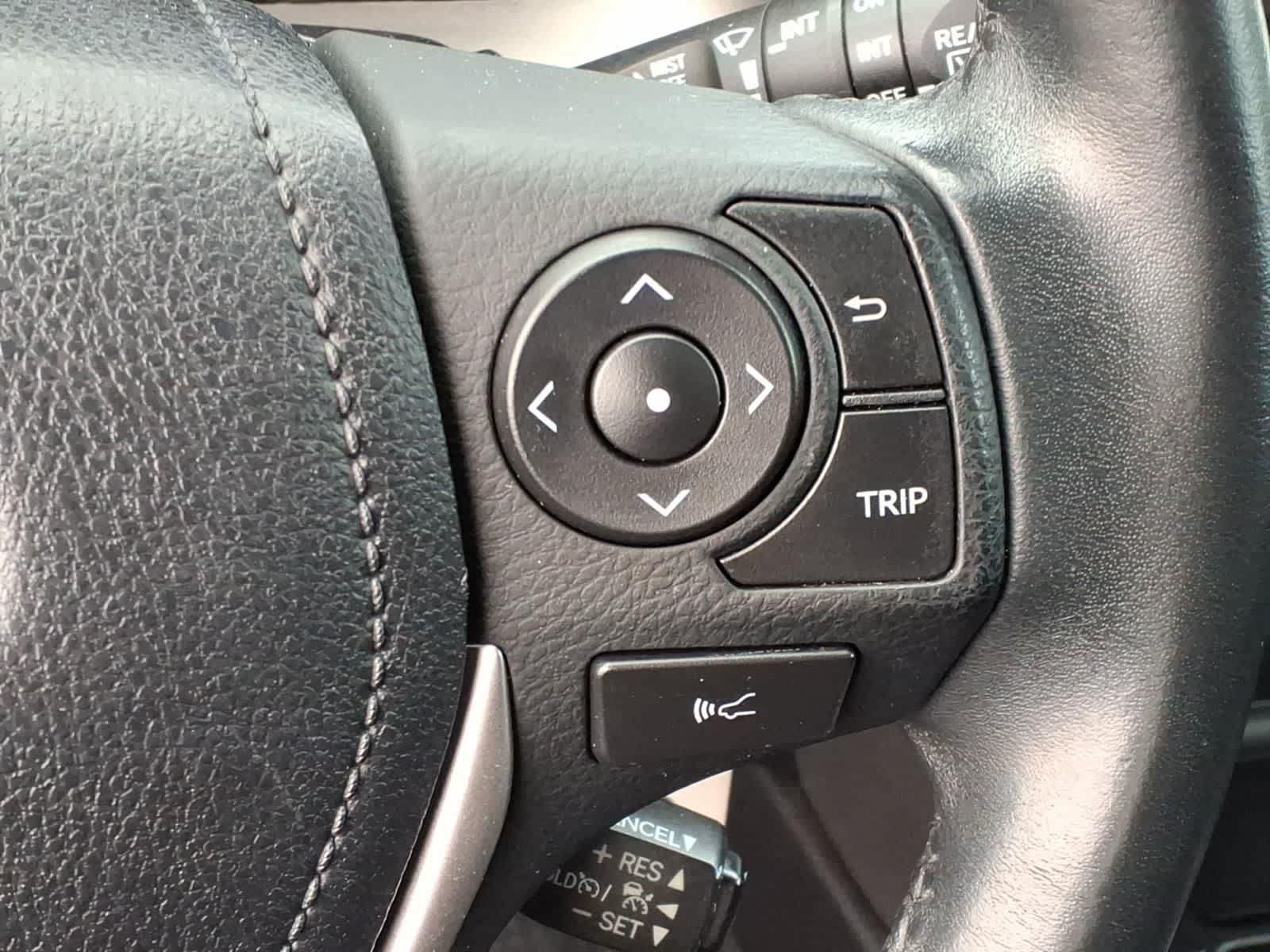 Used 2017 Toyota RAV4 XLE FWD image 19