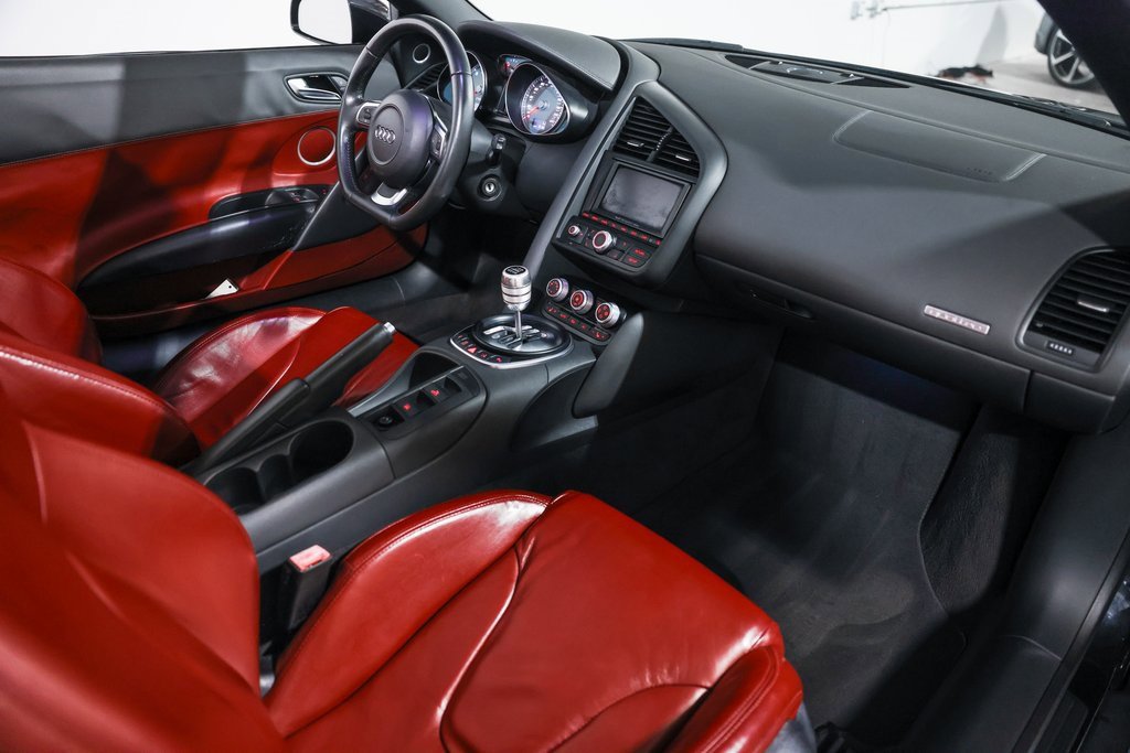 Used 2011 Audi R8 V8 image 21