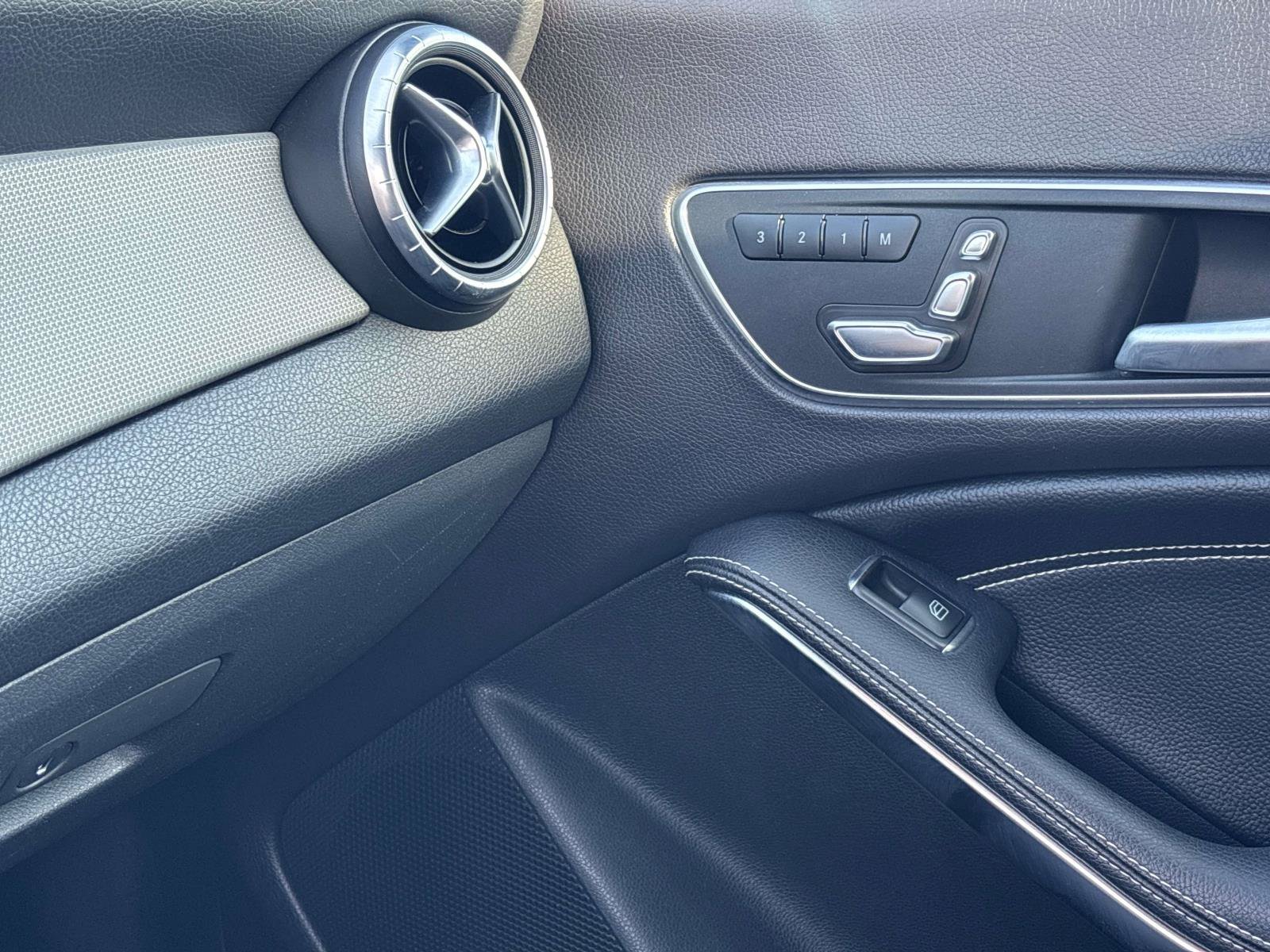 Used 2018 Mercedes-Benz CLA 250 4MATIC image 27