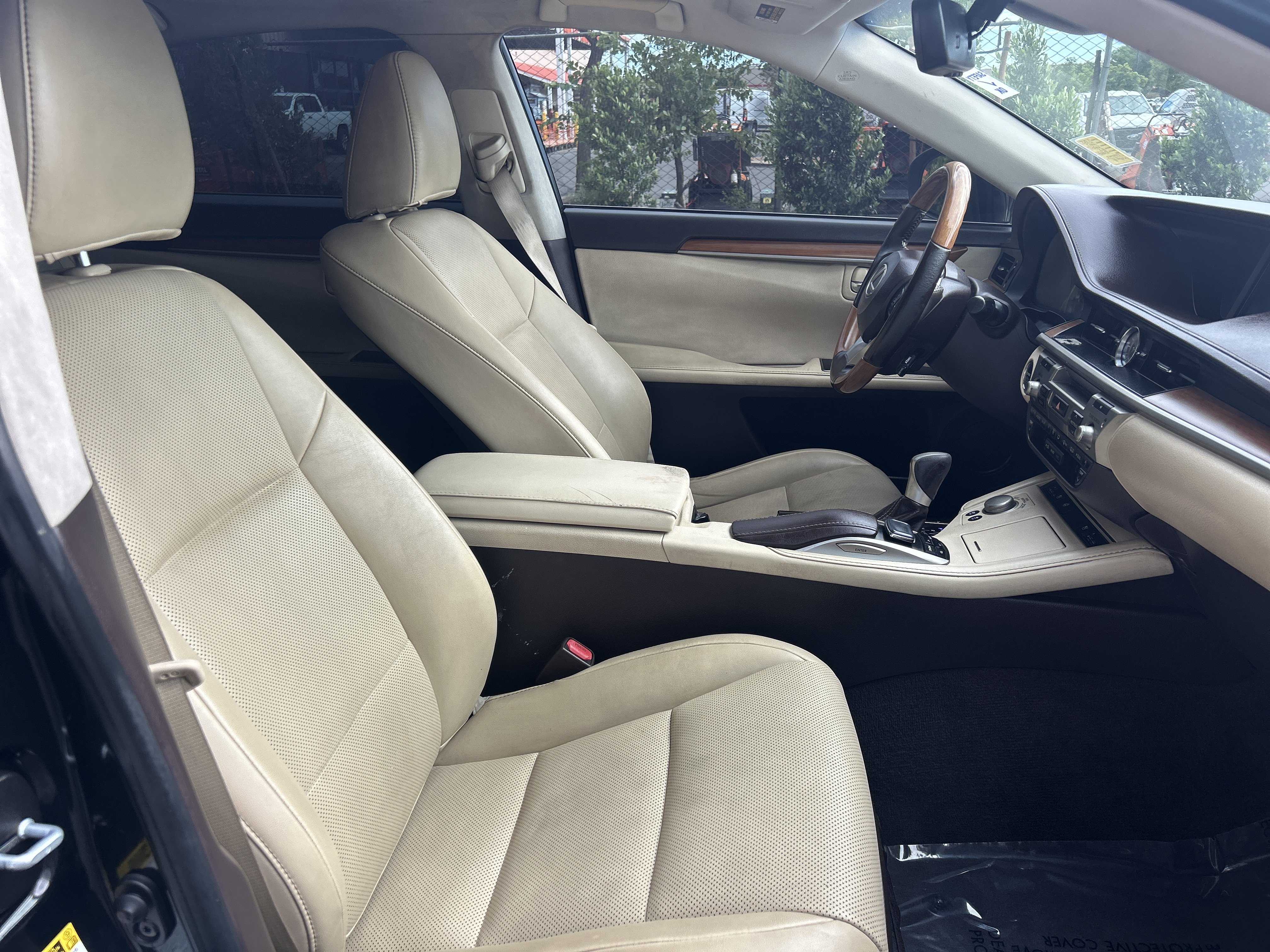 Used 2017 Lexus ES 300h w/ Navigation System Package FWD image 7