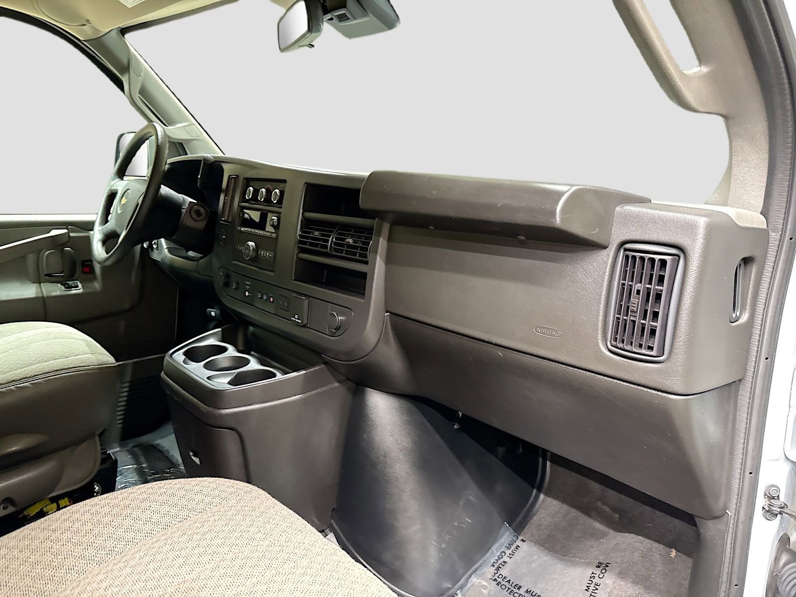 Used 2024 Chevrolet Express 3500 LT w/ LT Preferred Equipment Group RWD image 29