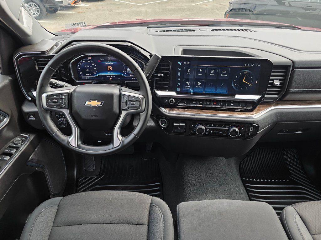 Used 2024 Chevrolet Silverado 1500 LT AWD/4WD image 16