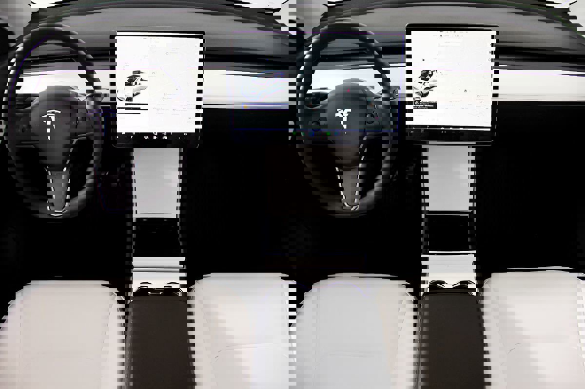 Used 2020 Tesla Model Y Long Range image 21