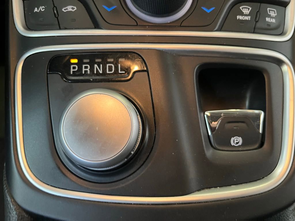 Used 2015 Chrysler 200 Limited w/ Convenience Group FWD image 17