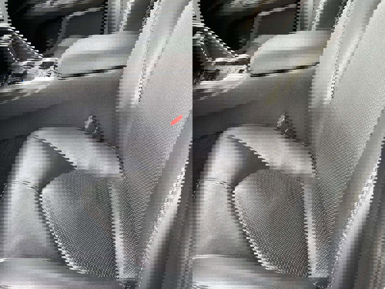 Used 2022 Toyota Camry XLE w/ Navigation Upgrade Package image 12