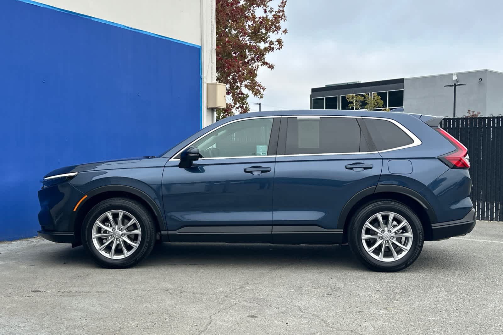 Used 2025 Honda CR-V EX-L image 6