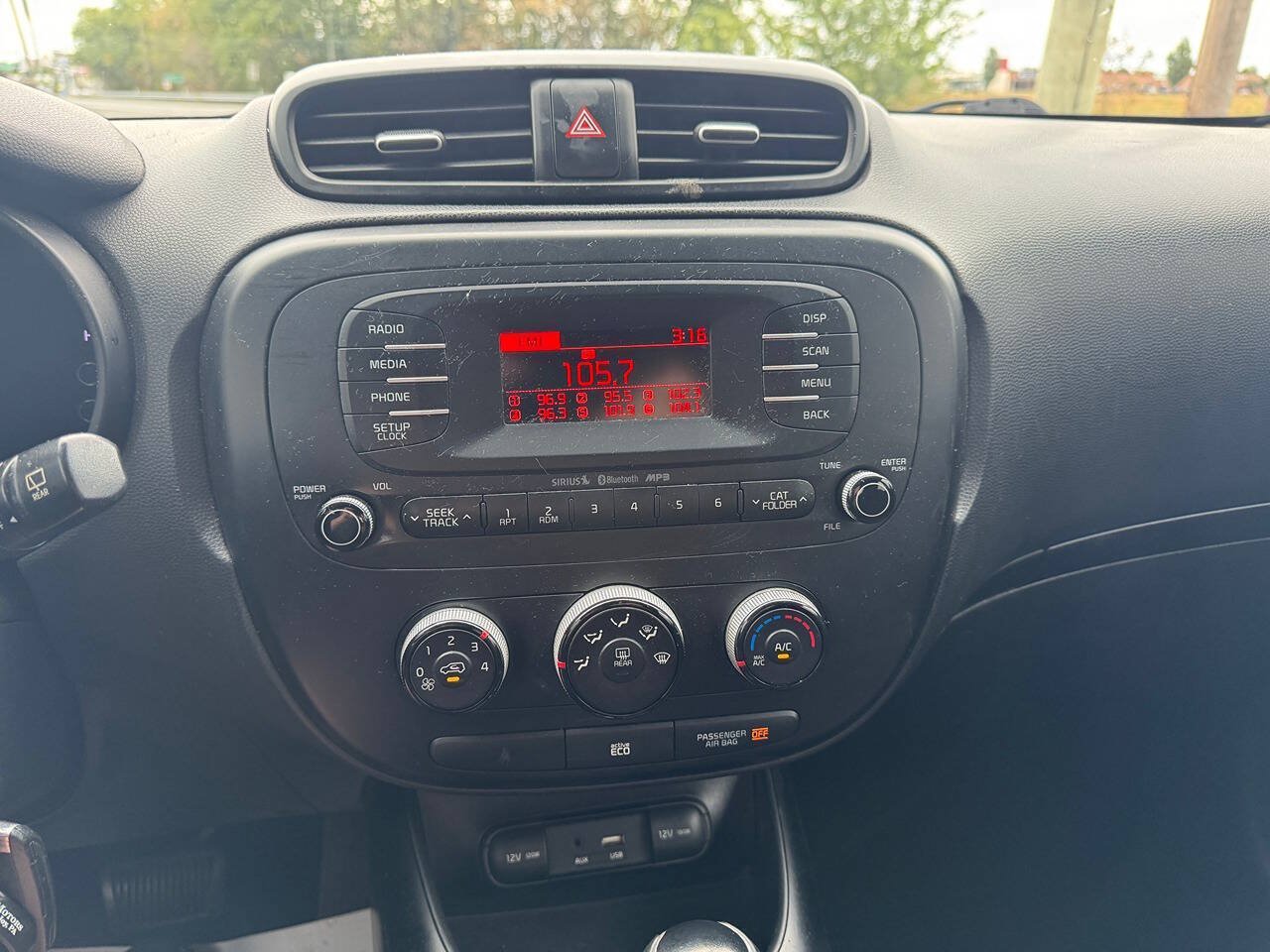 Used 2015 Kia Soul FWD image 14