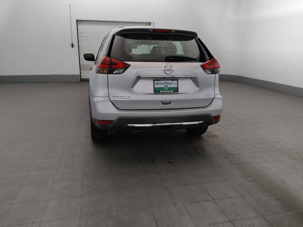 Used 2018 Nissan Rogue S AWD/4WD image 6