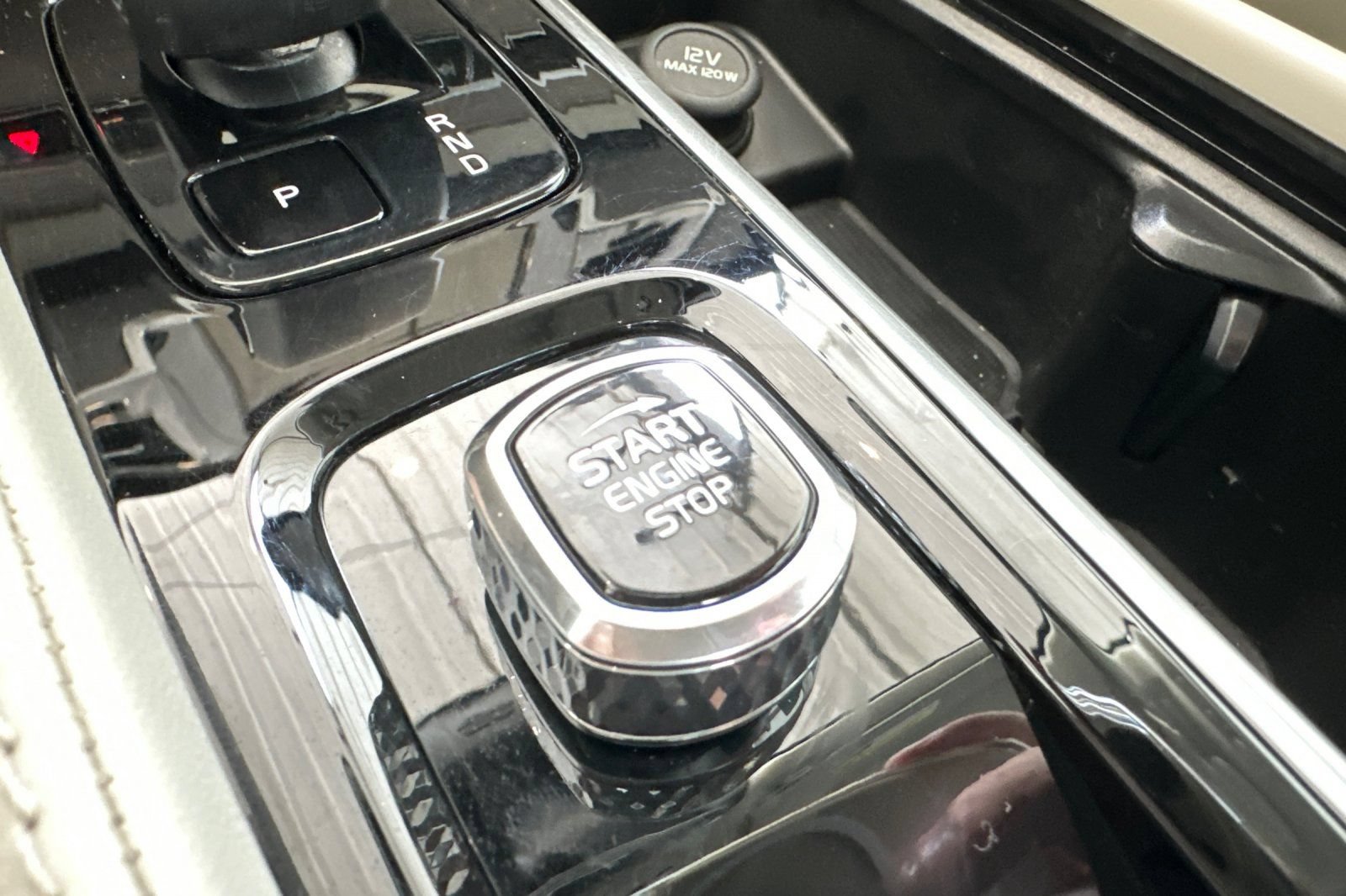 Used 2023 Volvo XC90 T8 Plus AWD/4WD image 25