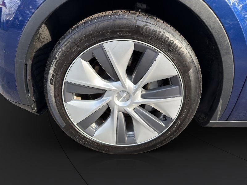 Used 2023 Tesla Model Y Long Range image 24