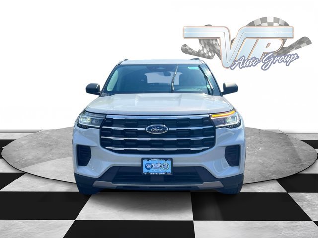 Used 2026 Ford Explorer Active AWD/4WD image 2