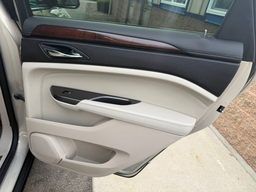 Used 2012 Cadillac SRX Luxury image 25