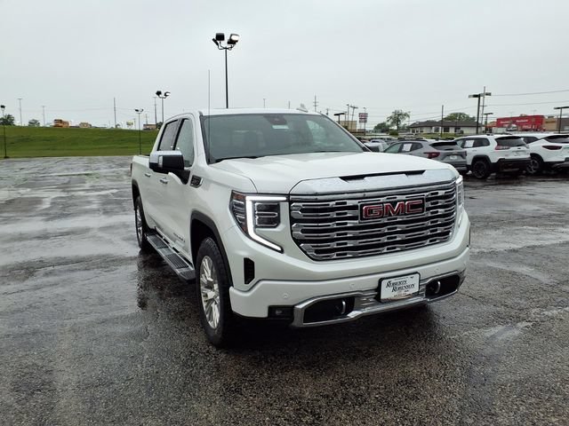 Used 2024 GMC Sierra 1500 Denali w/ Technology Package AWD/4WD image 5