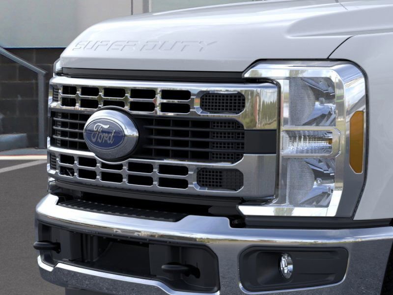 New 2025 Ford F250 XLT image 17