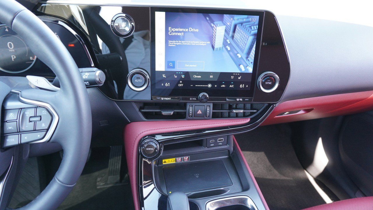 Used 2025 Lexus NX 250 FWD w/ Accessory Package (Z1) image 16