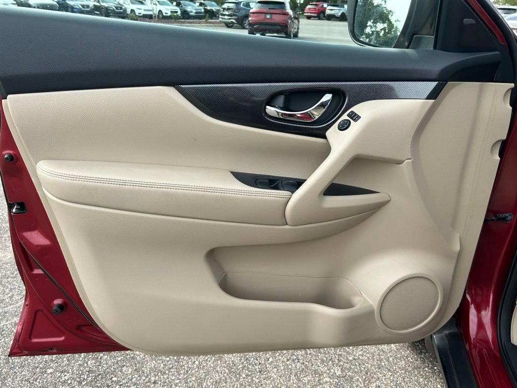 Used 2016 Nissan Rogue SL w/ SL Premium Package FWD image 19