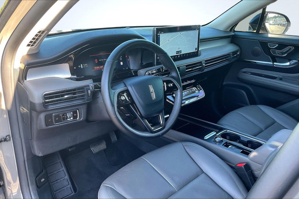 Used 2025 Lincoln Corsair Reserve FWD image 18
