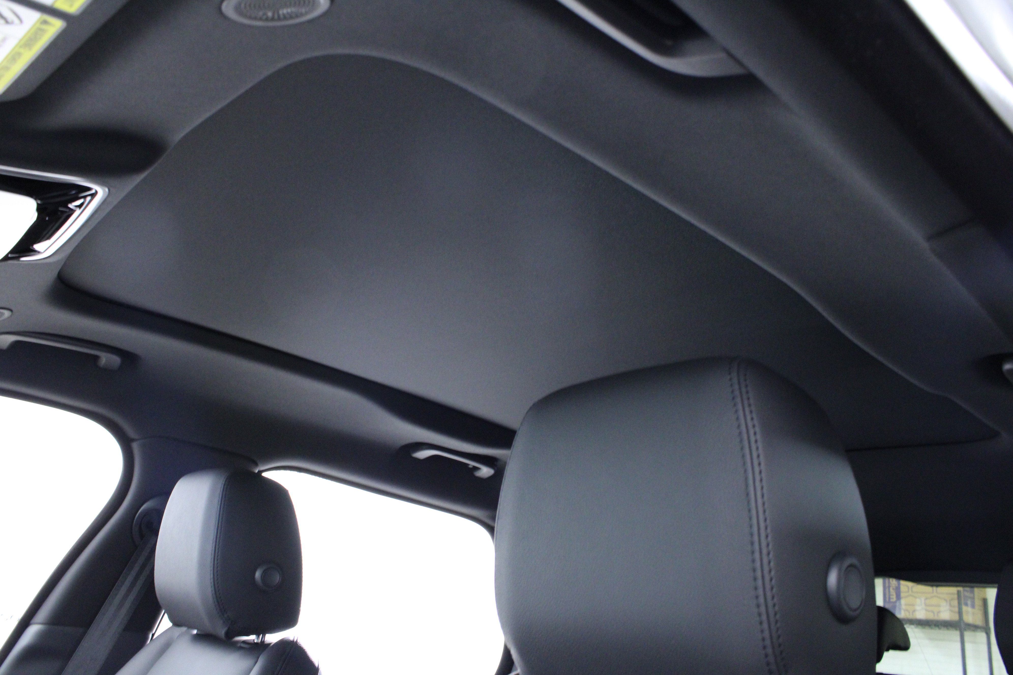 New 2026 Land Rover Range Rover Velar Dynamic SE image 23