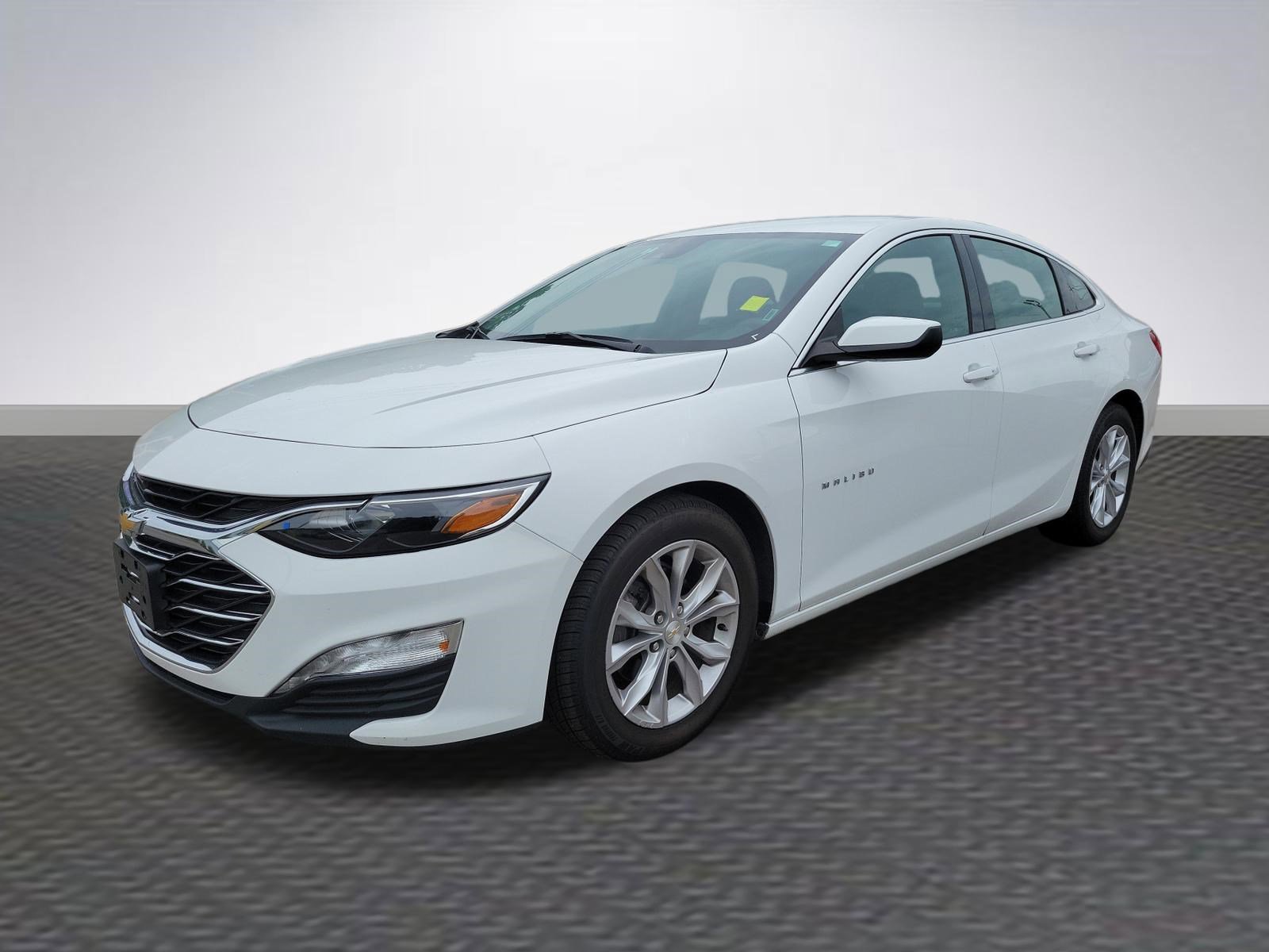 Used 2023 Chevrolet Malibu LT FWD image 3