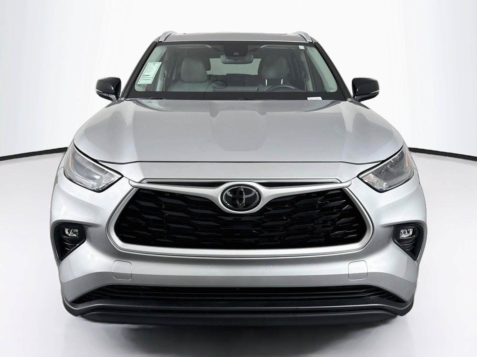 Used 2023 Toyota Highlander XLE FWD image 9