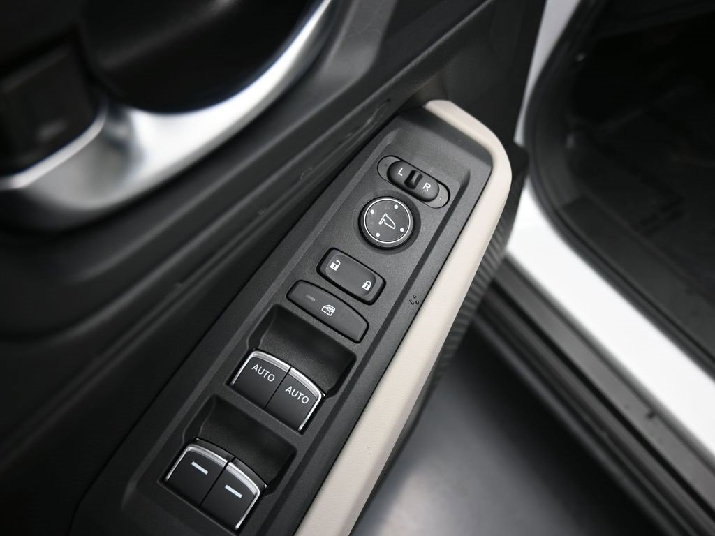 Certified 2025 Honda Accord LX image 31