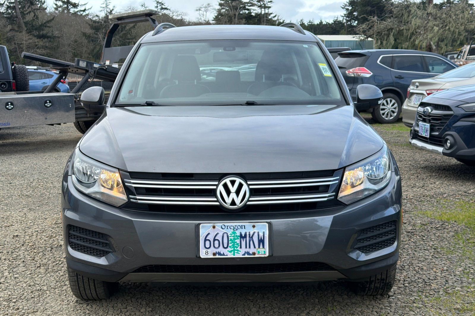 Used 2017 Volkswagen Tiguan S image 3