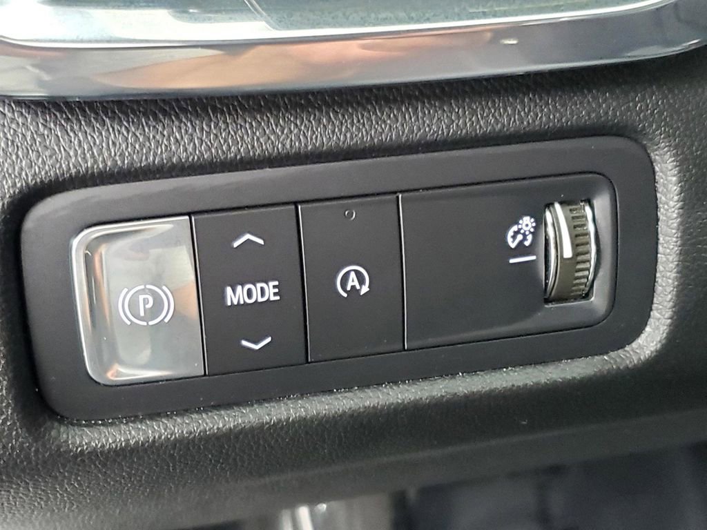 Used 2025 GMC Acadia Elevation image 27