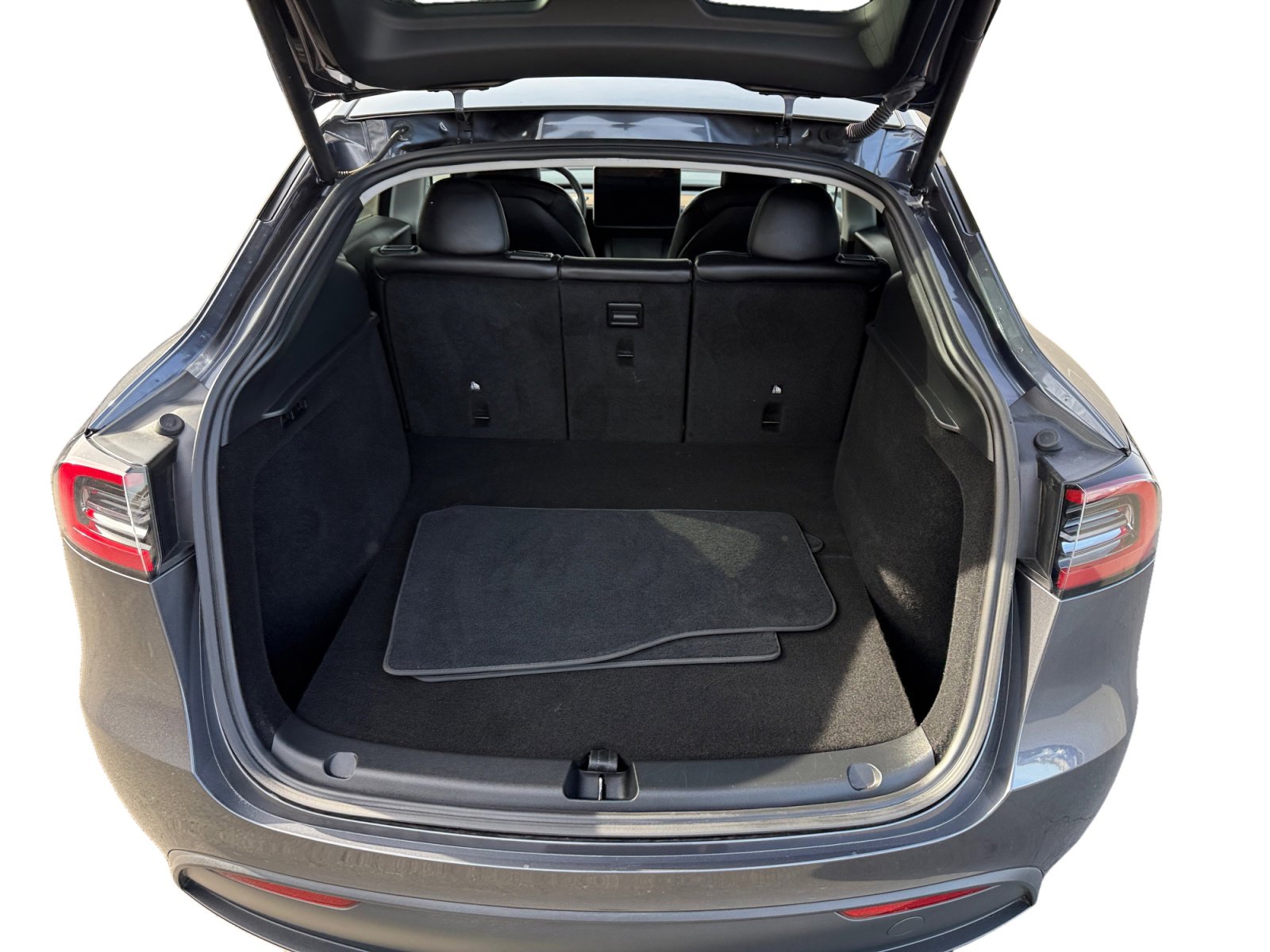 Used 2023 Tesla Model Y Long Range image 17