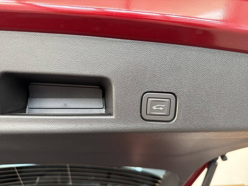 New 2027 GMC Acadia Denali FWD image 11