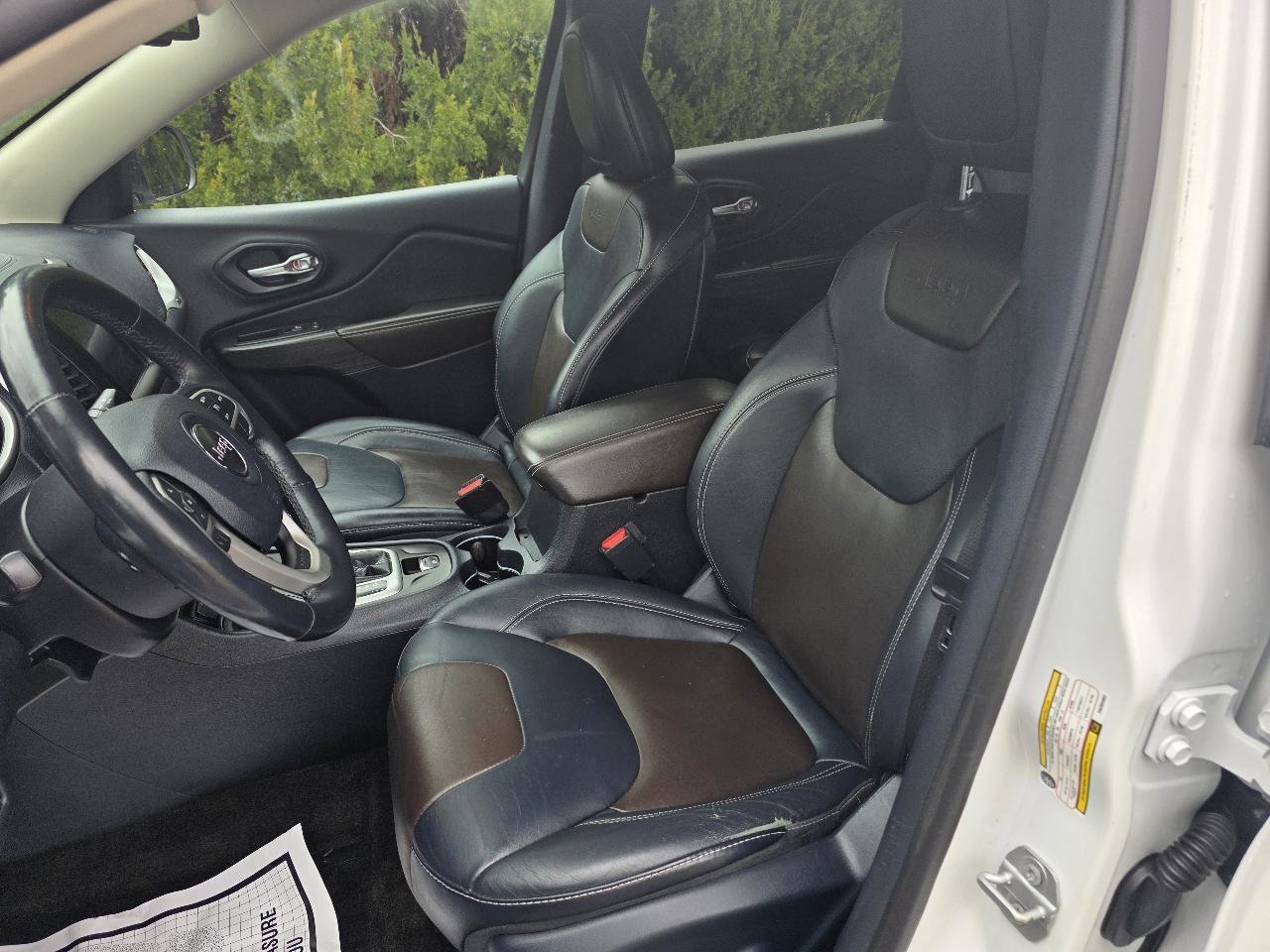 Used 2016 Jeep Cherokee Limited AWD/4WD image 13