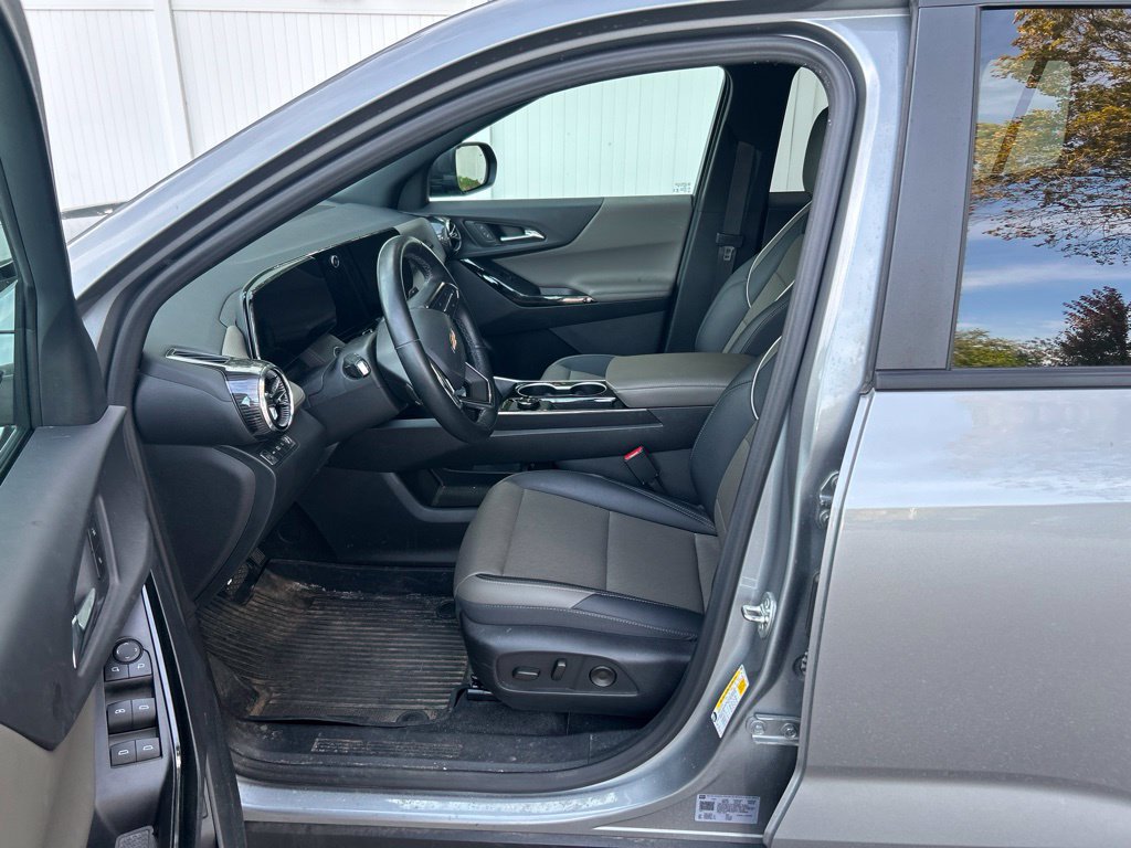 Used 2026 Chevrolet Equinox LT w/ Convenience Package II AWD/4WD image 8