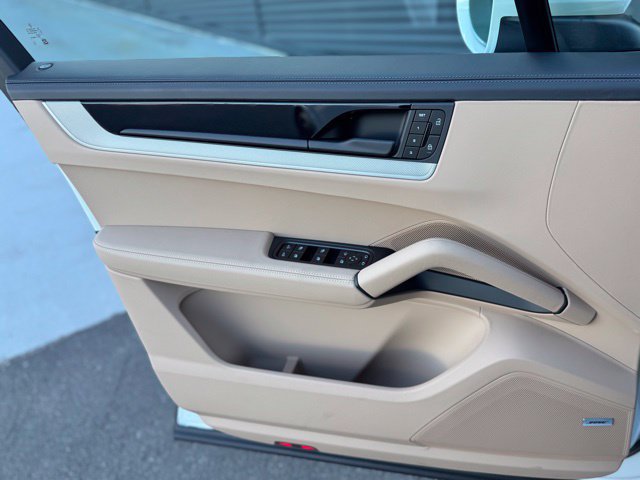 New 2026 Porsche Cayenne S AWD/4WD image 13