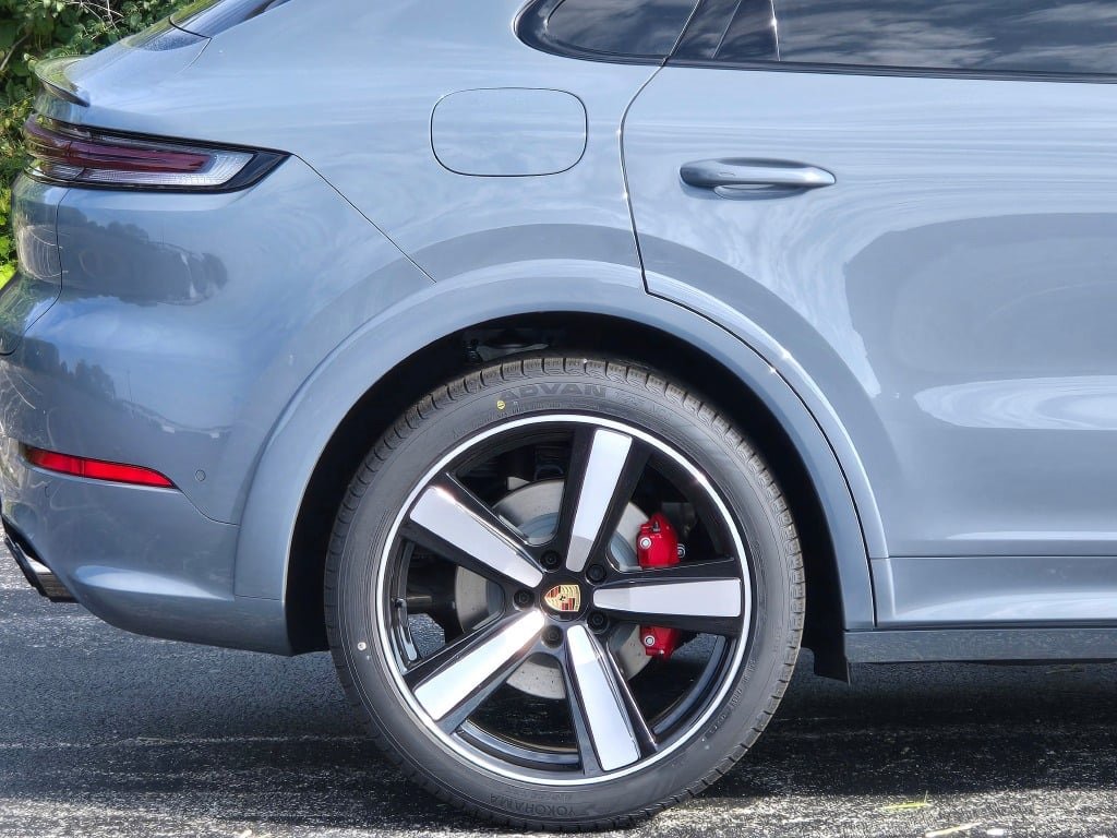 New 2026 Porsche Cayenne S image 14