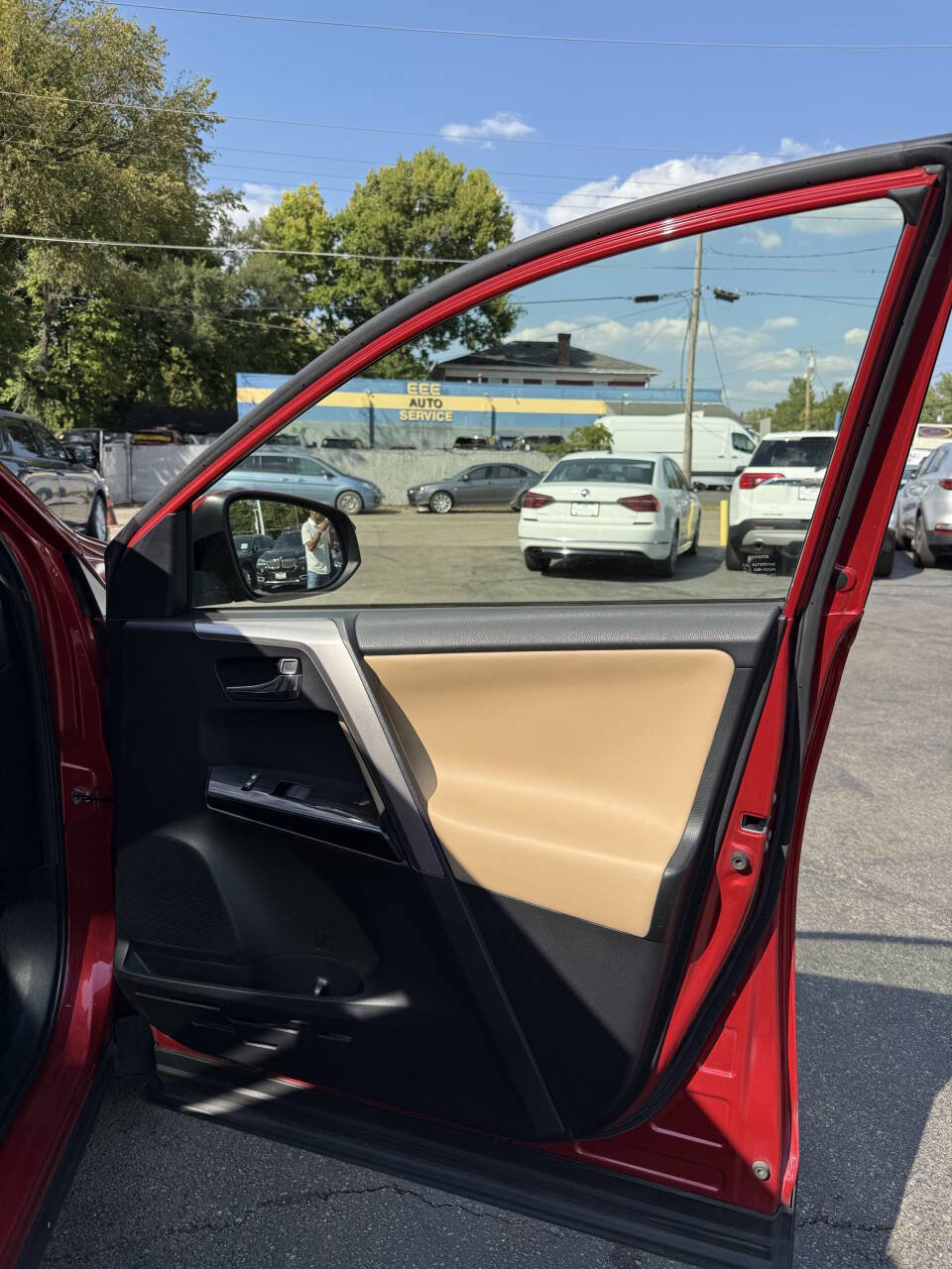 Used 2016 Toyota RAV4 Limited image 18