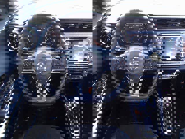 Used 2020 Nissan Kicks SV w/ Exterior Package image 11