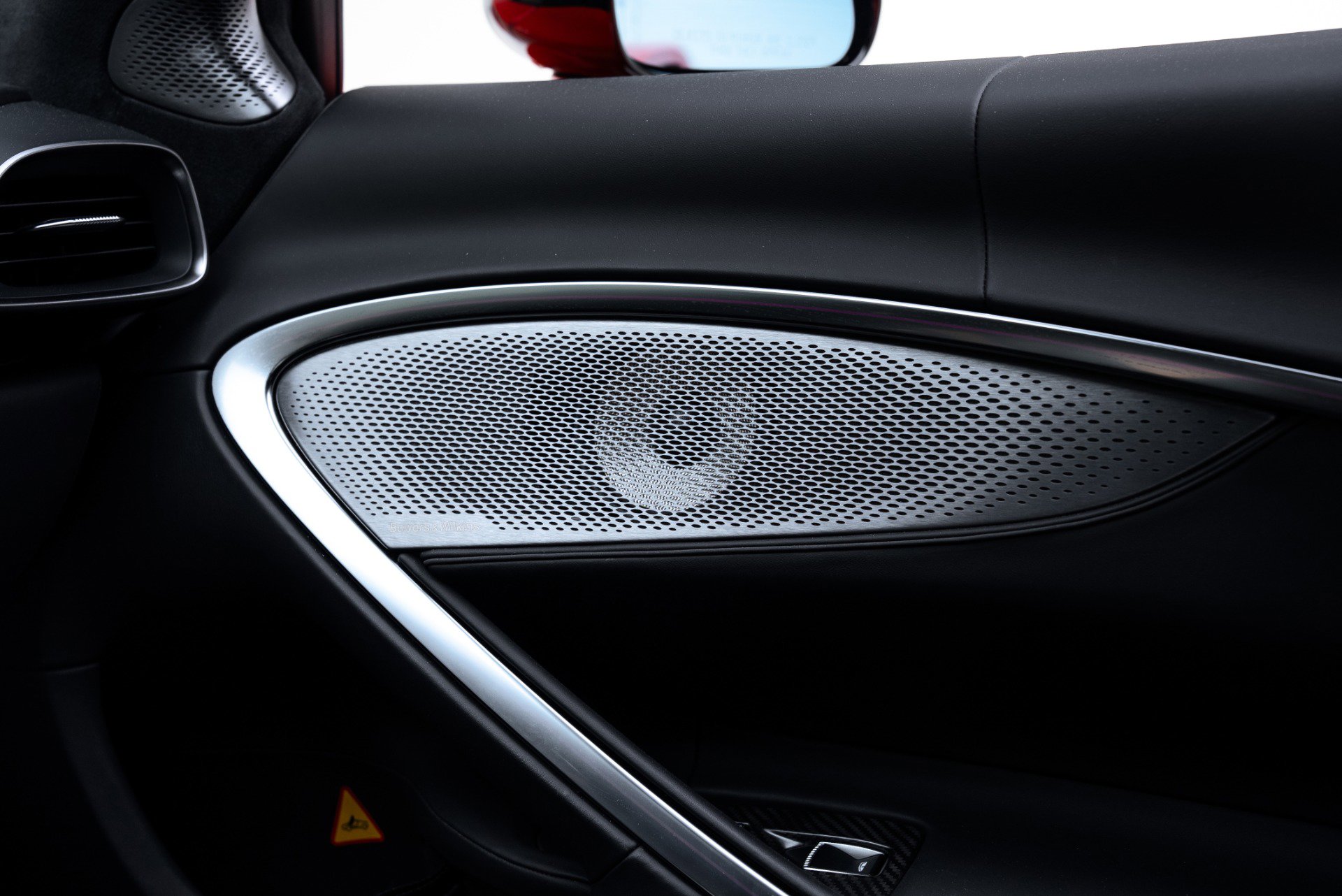 Used 2024 McLaren Artura image 37