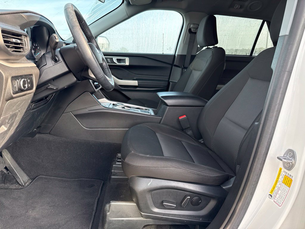 Used 2023 Ford Explorer XLT RWD image 6