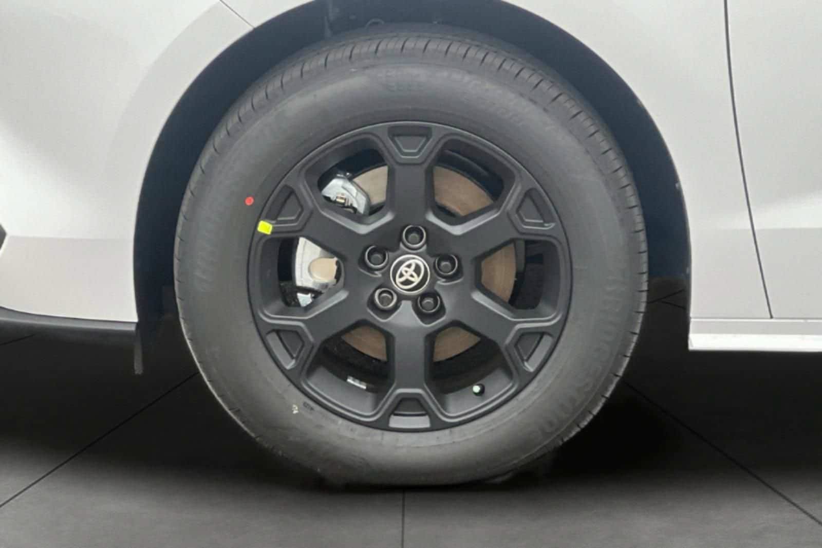 New 2026 Toyota Sienna XLE Woodland Edition AWD/4WD image 33