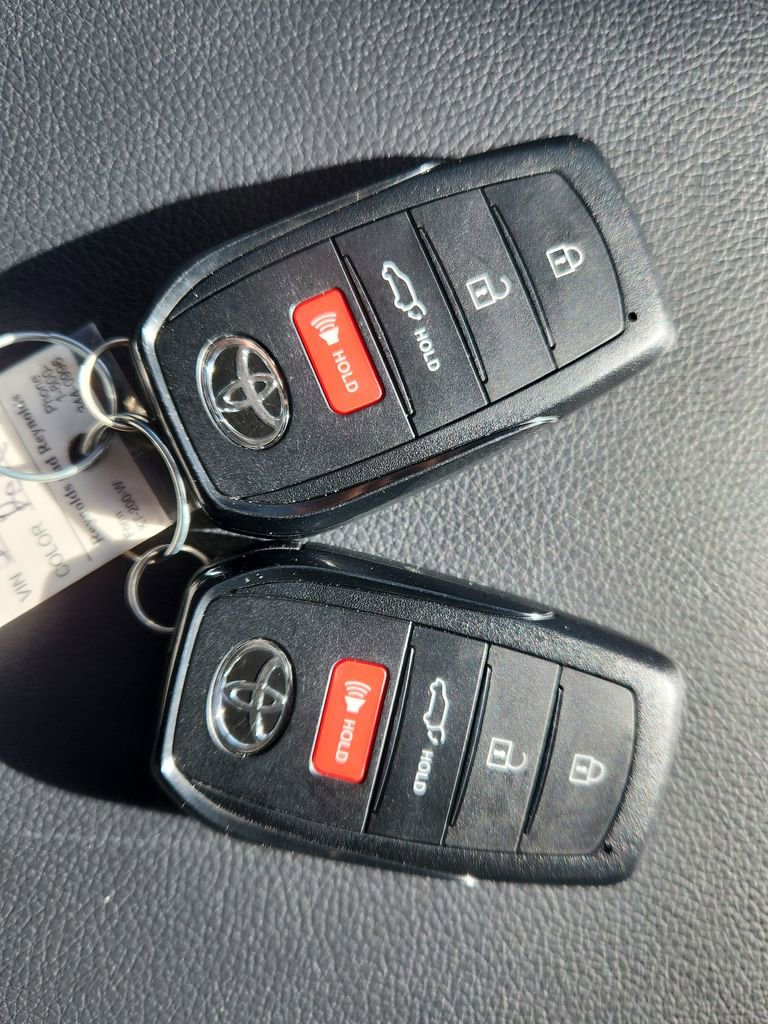 Used 2025 Toyota 4Runner Limited image 29