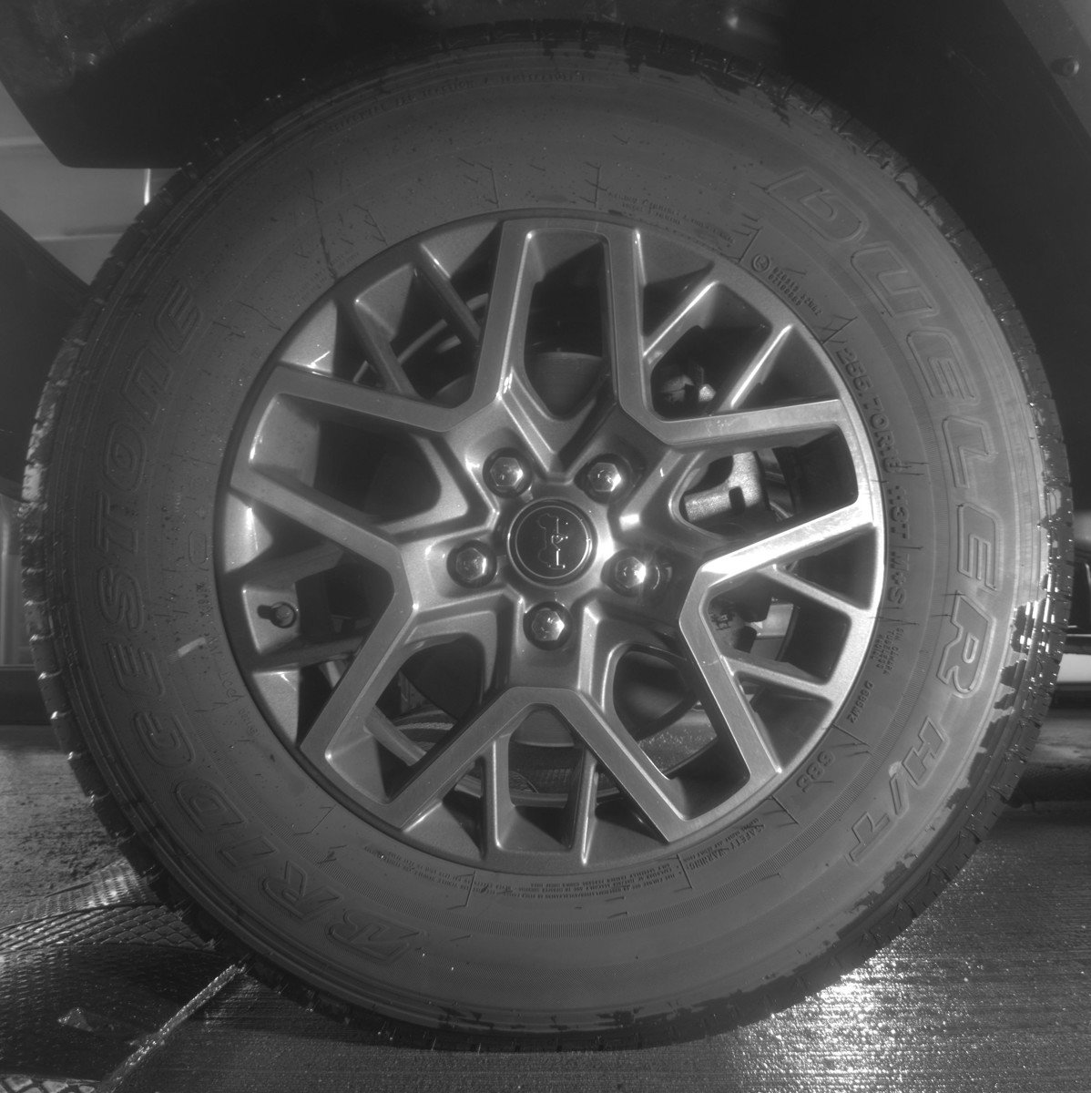 Used 2025 Jeep Wrangler Sahara AWD/4WD image 12