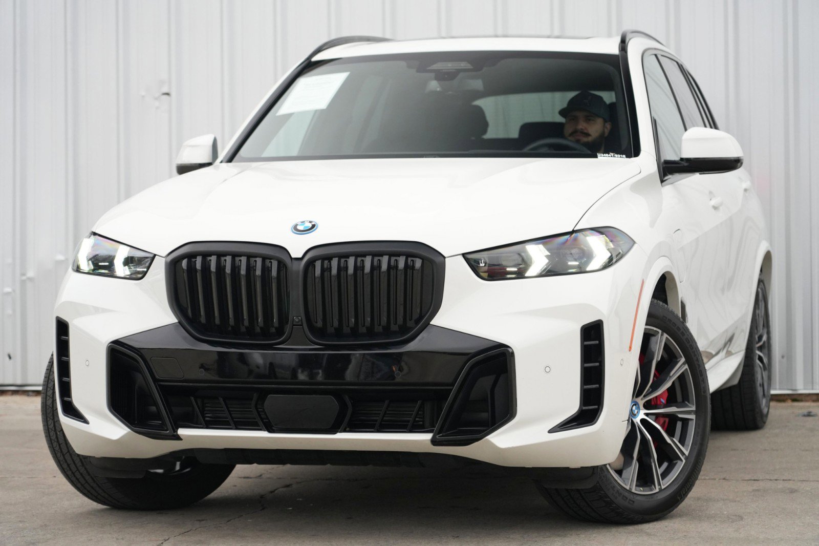 Used 2024 BMW X5 xDrive50e w/ M Sport Package image 3