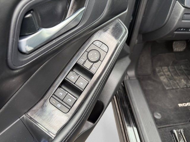 Used 2025 Nissan Rogue SV image 12