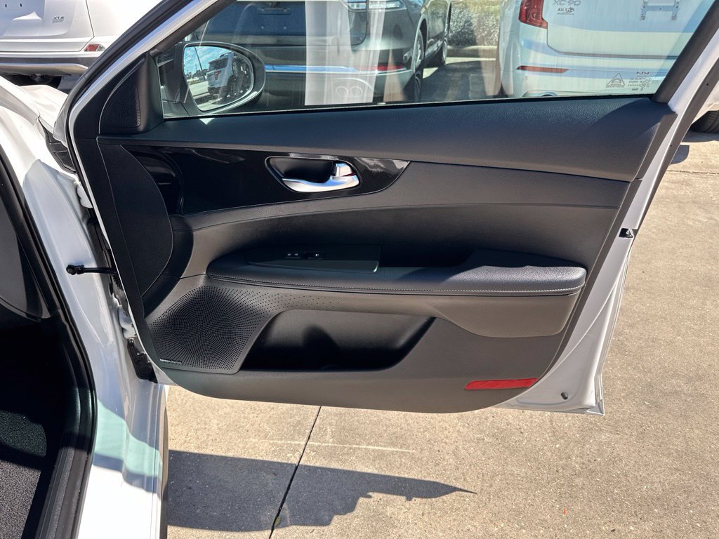 Used 2023 Kia Forte GT-Line w/ GT-Line Premium Package FWD image 33