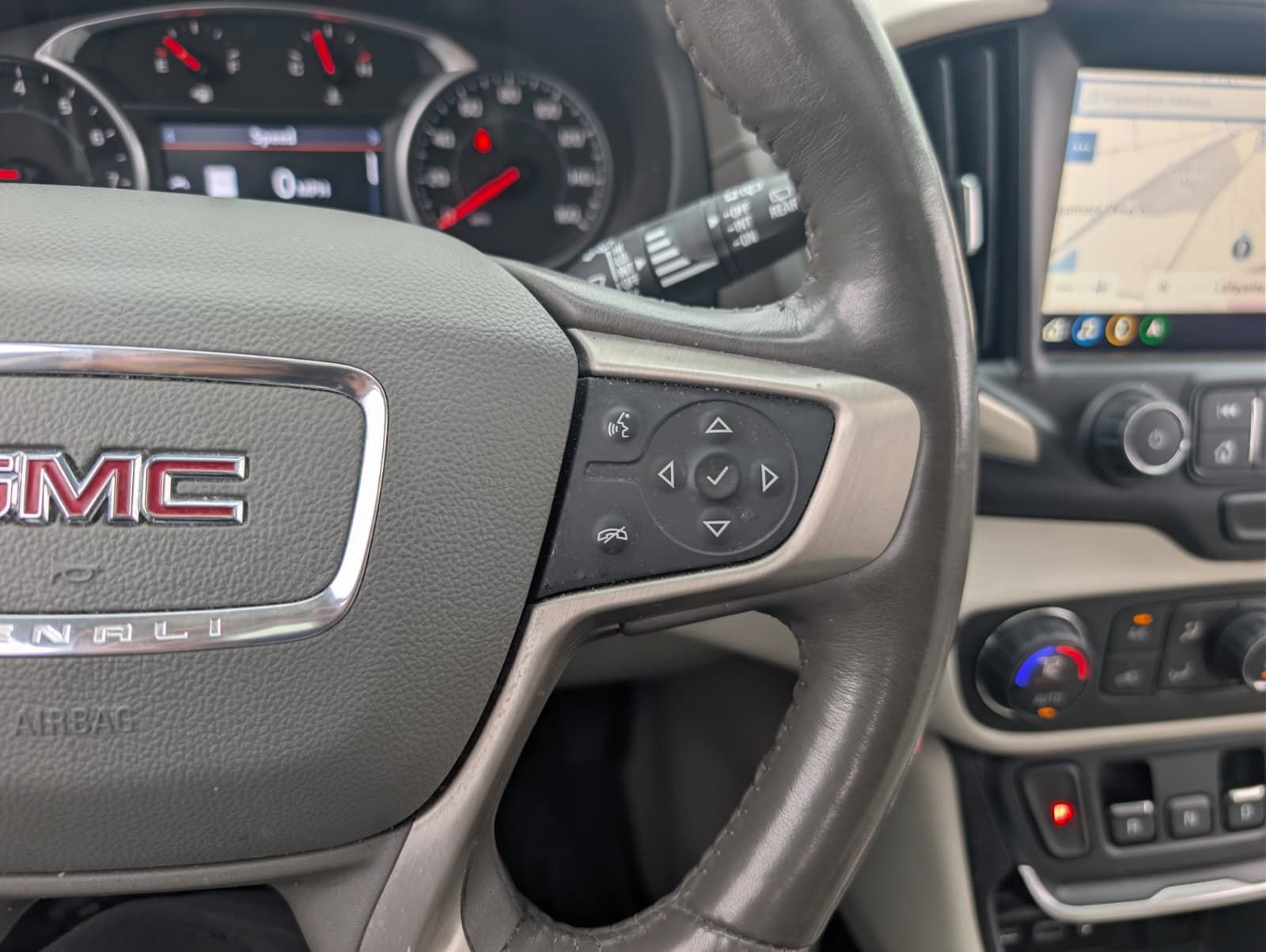 Used 2020 GMC Terrain Denali w/ Denali Premium Package AWD/4WD image 14