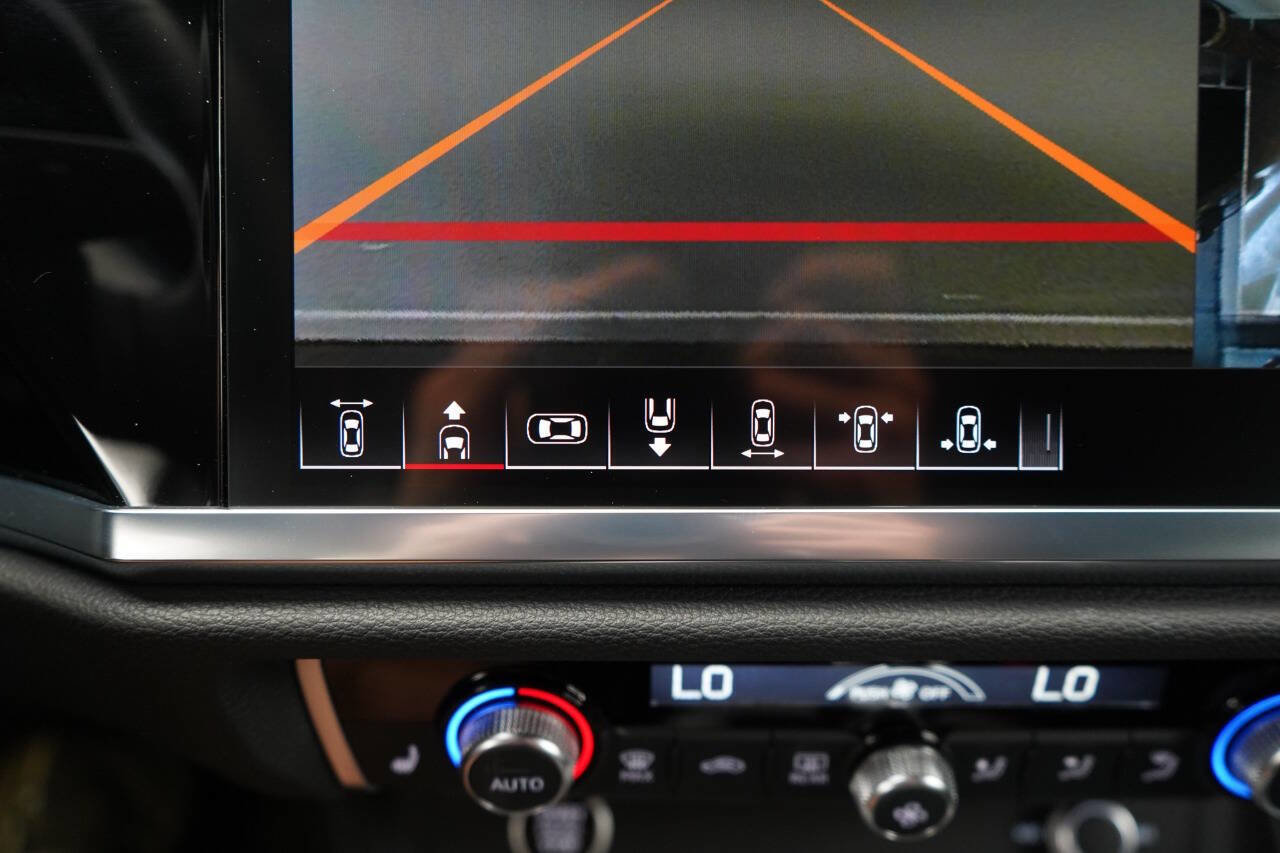 Used 2024 Audi Q3 2.0T Premium Plus w/ Premium Plus Package image 82